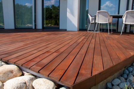 Construire une terrasse &agrave; Doue-en-Anjoue, les &eacute;tapes cl&eacute;s